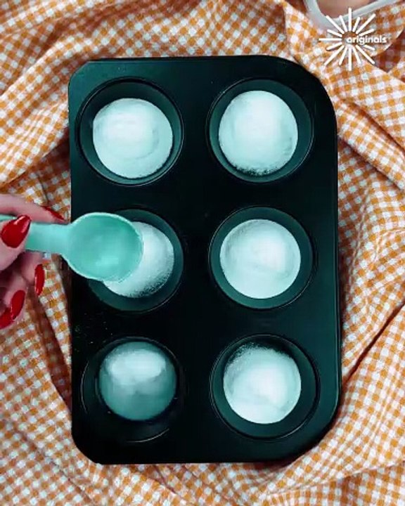 Get ready for Easter with this egg dyeing technique 🐰