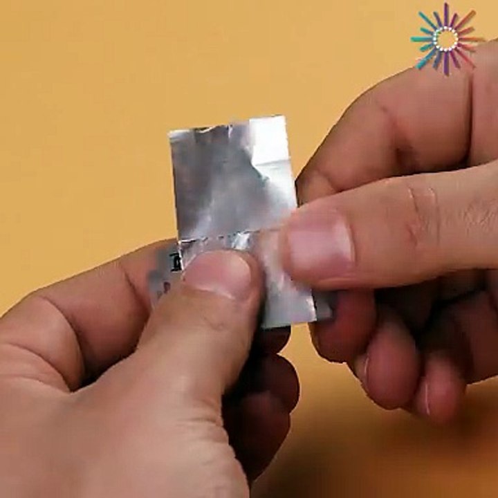 Generating 220V Power Using a Razor Blade