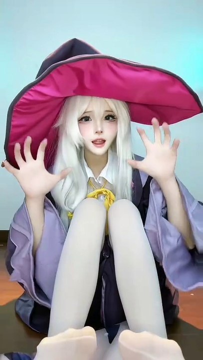 Elaina Cute Dance Cosplay