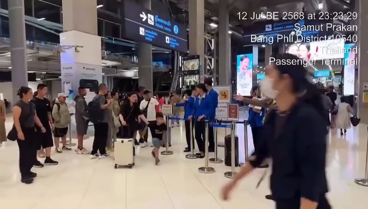 Fast immigration lanes for Chinese students’ families at Thai airports