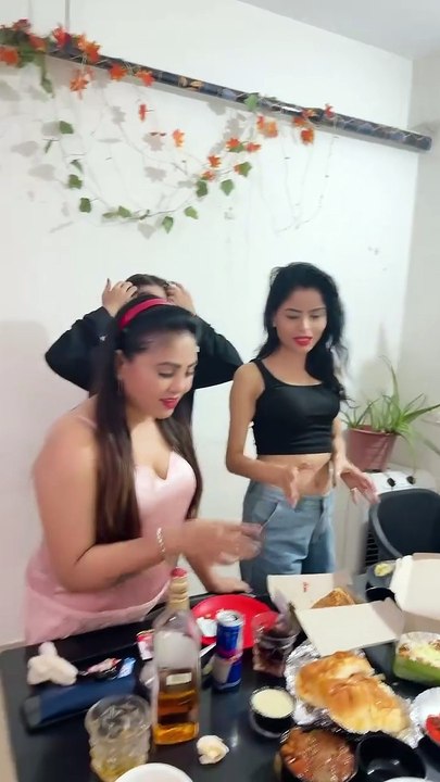 Indian webcam live beauties / Tango live video Poonam bhabhi