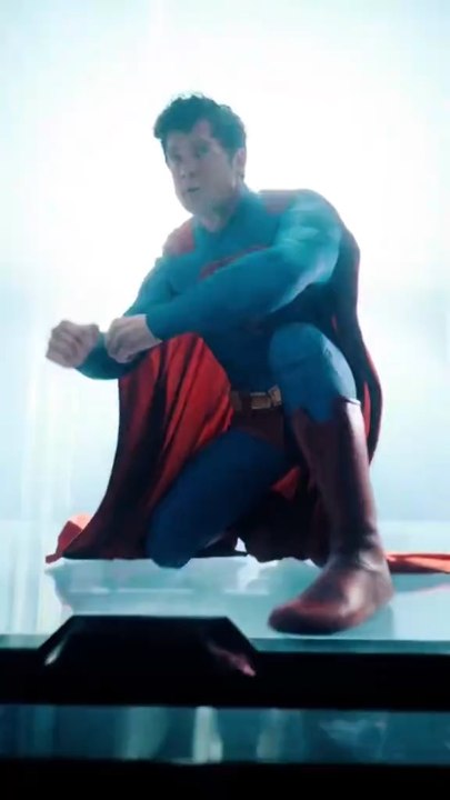 David Corenswet s’est fait mal dans cette scène de Superman 😭