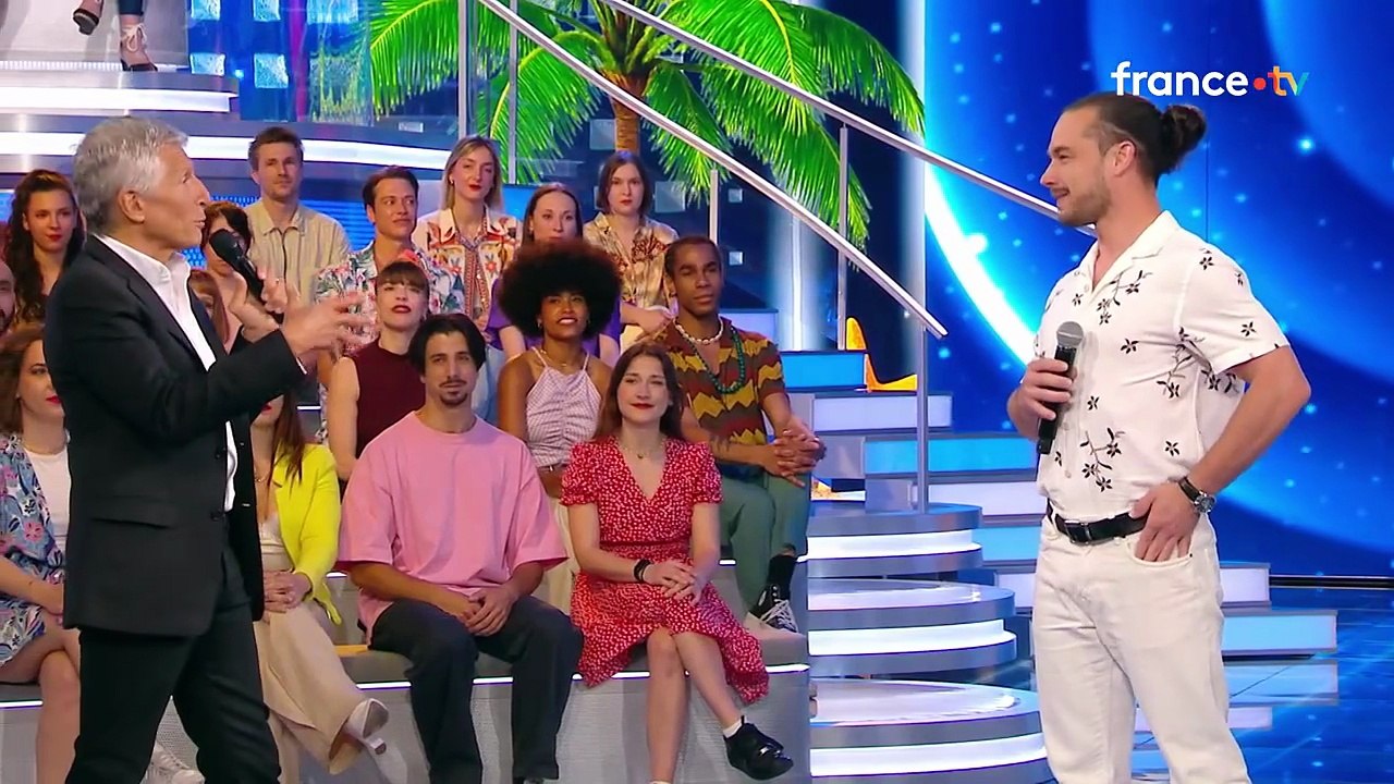 "Un homme nous arrête et nous demande de jouer" : Gilles, venu défier le maestro Pierre-Yves, recruté d'une manière étonnante lors du festival d'Avignon