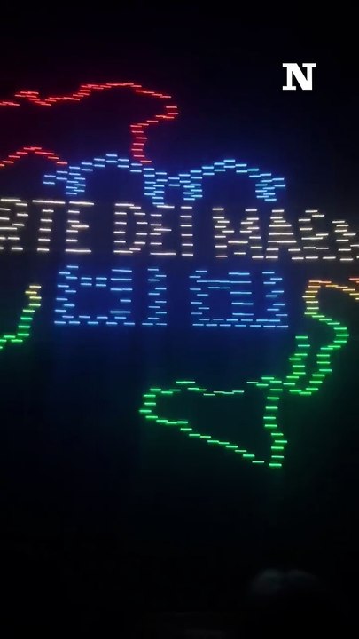 Droni e Musica: Un'Incantevole Esibizione a Forte dei Marmi con Andrea Bocelli