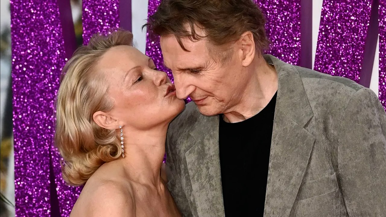 Pamela Anderson y Liam Neeson es la nueva pareja sorpresa de Hollywood