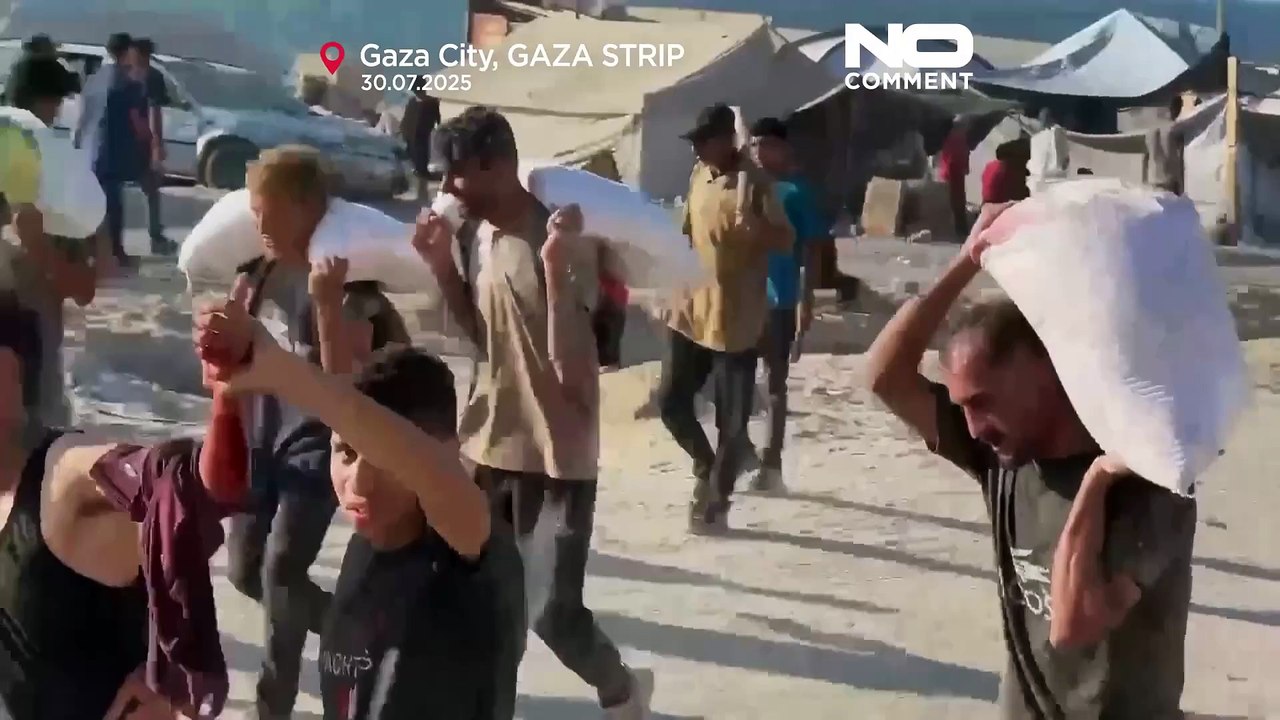 Crowds risk death for food in Gaza as famine warnings intensify