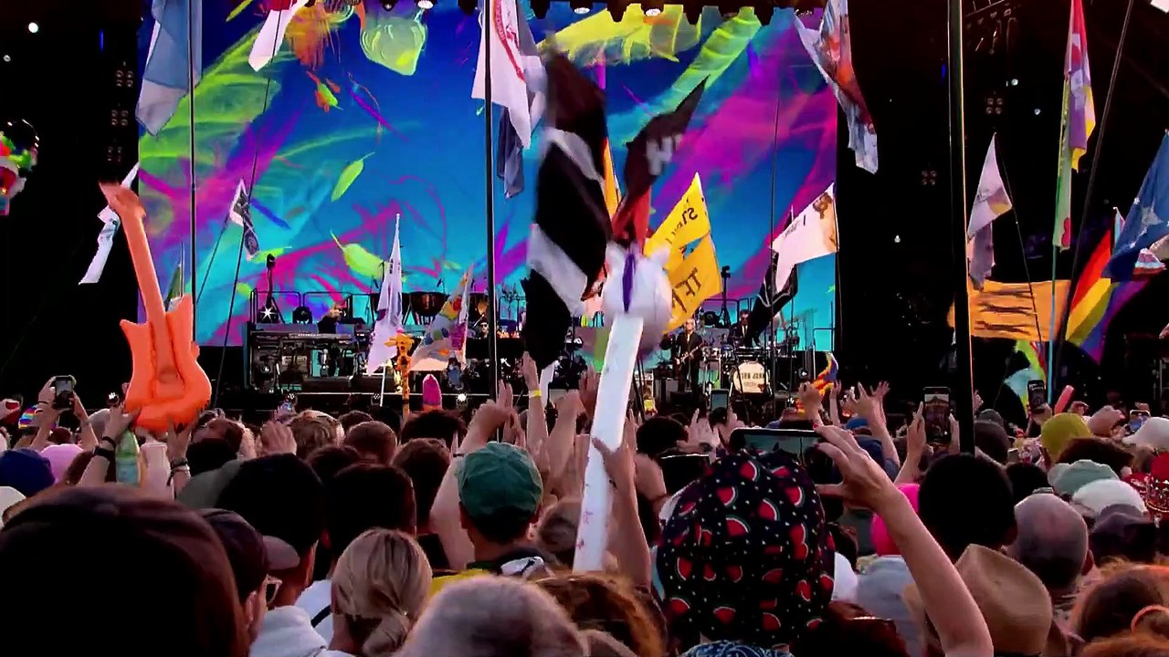 Bennie and the Jets - Elton John (live)