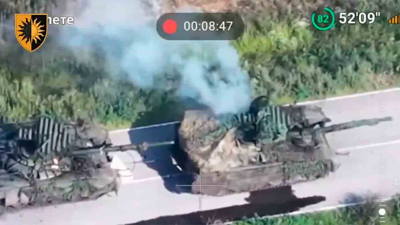🔥 Russian tanks destroyed in seconds by Ukrainian drones!