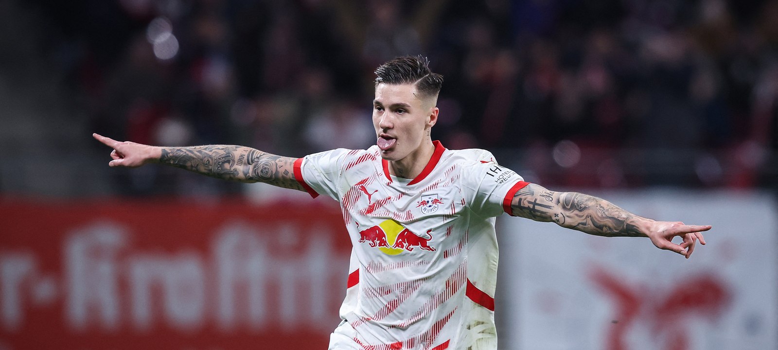 Manchester United submit £74m bid for Benjamin Sesko