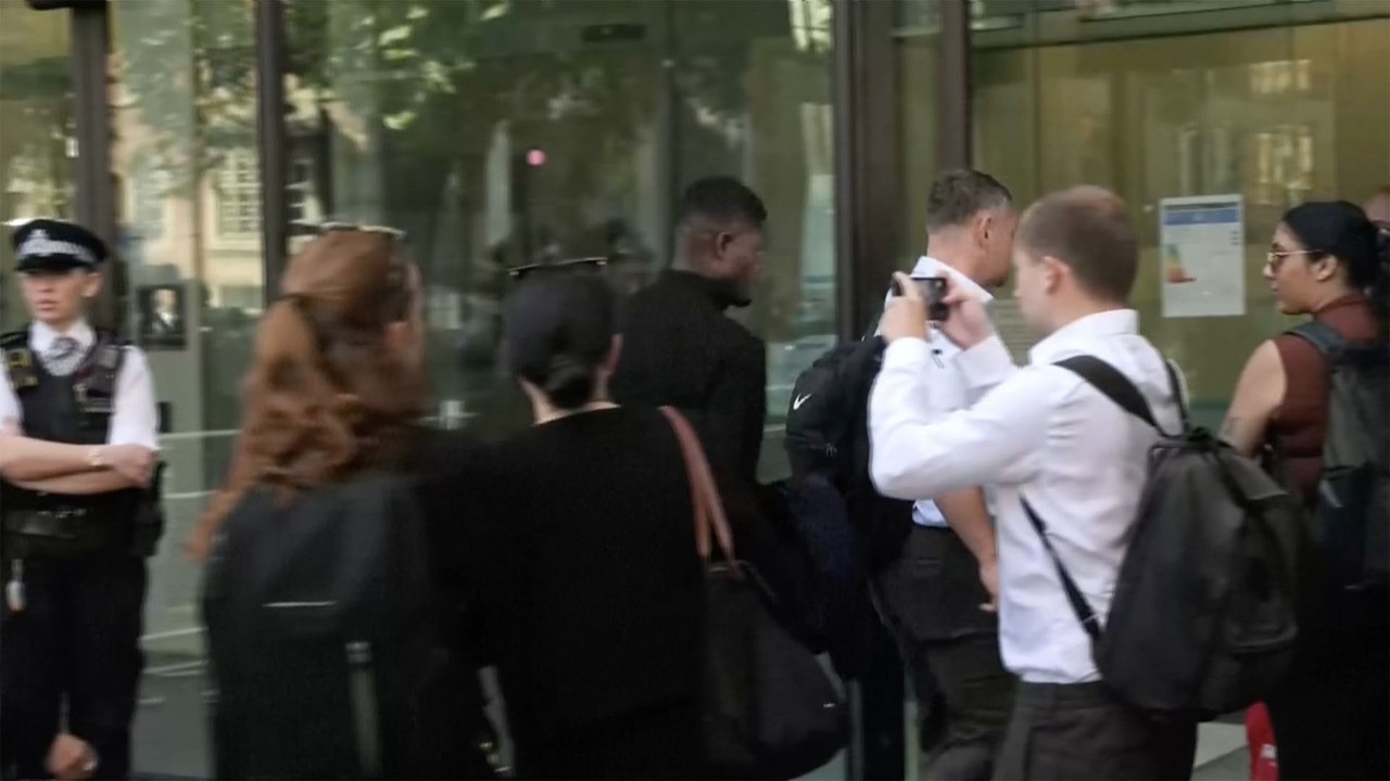 Llegada a los juzgados del exjugador del Arsenal Thomas Partey