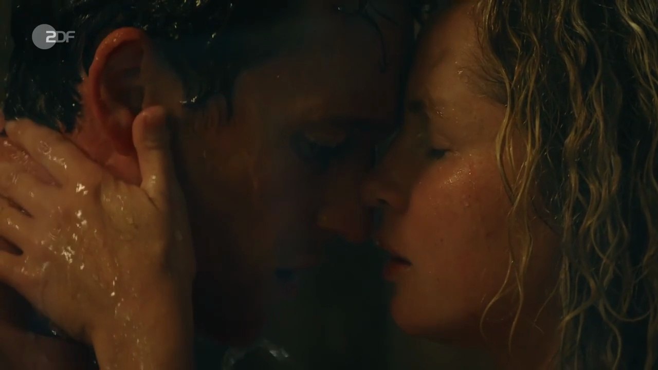 Island of Love: A Heartwarming Romance Drama 🌴