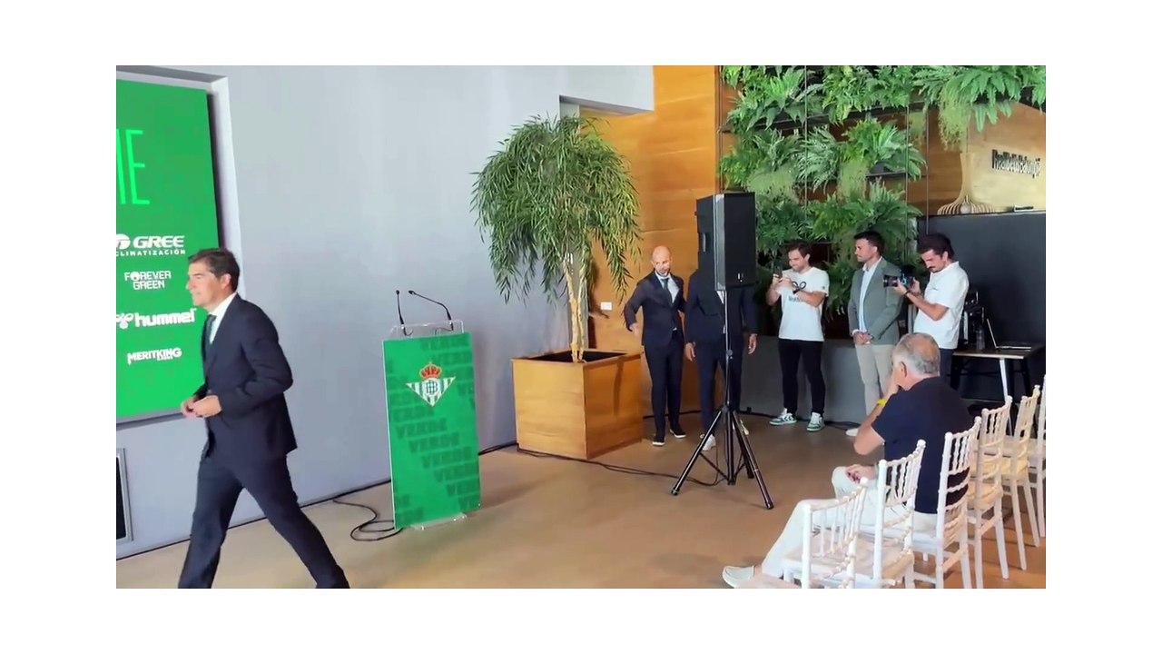 Presentación de Nelson Deossa como nuevo jugador del Real Betis