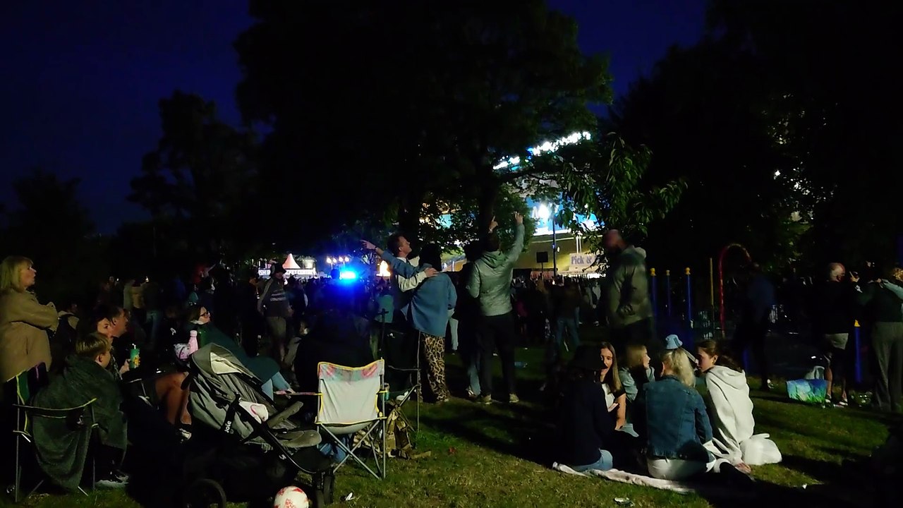Oasis singalong in Edinburgh park