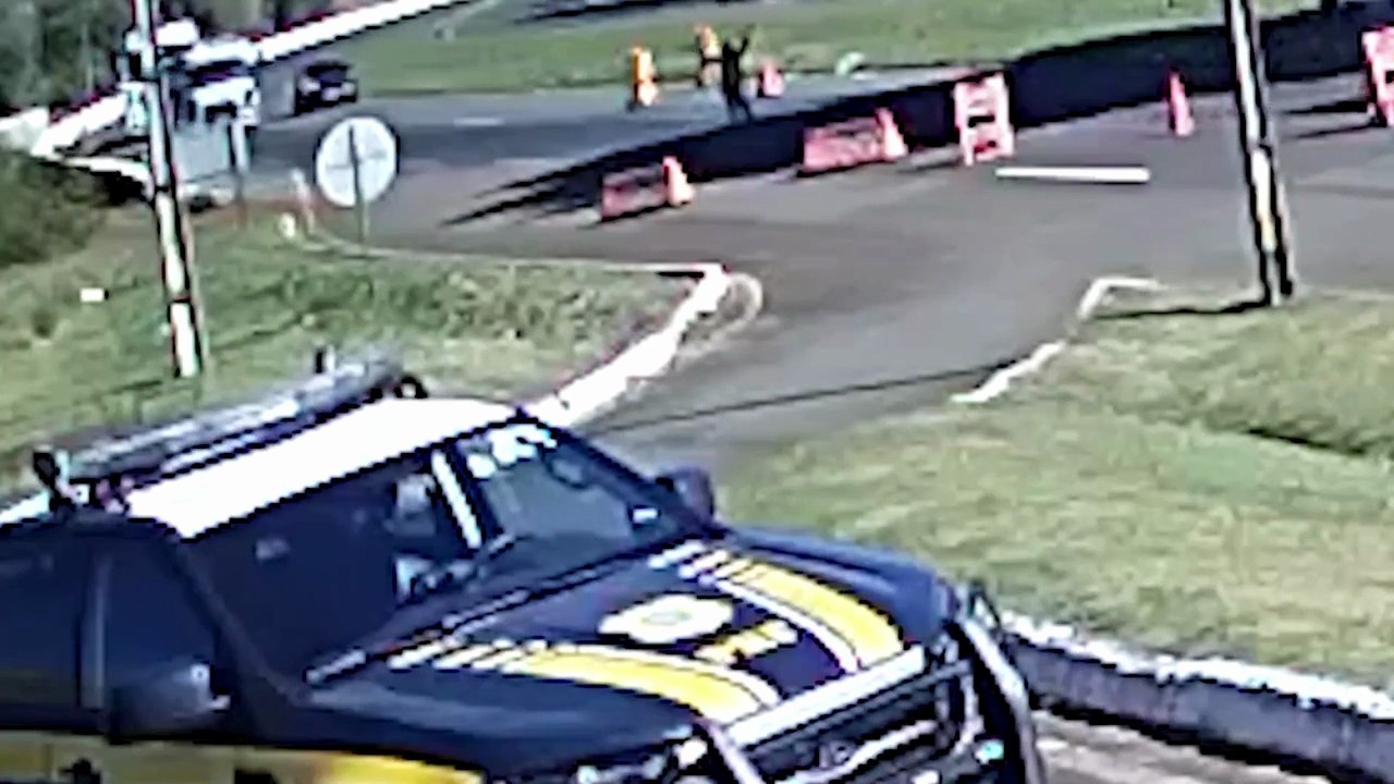 Vídeo mostra homem pulando de carro durante sequestro em Ibiporã