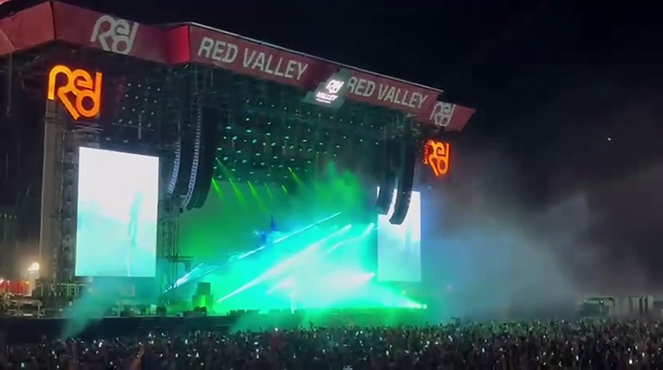 Red Valley, Ghali con la bandiera della Palestina sul palco