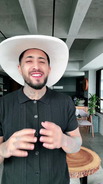 ¡El video viral de Neutro Shorty cantando un tema del maestro Luis Silva!