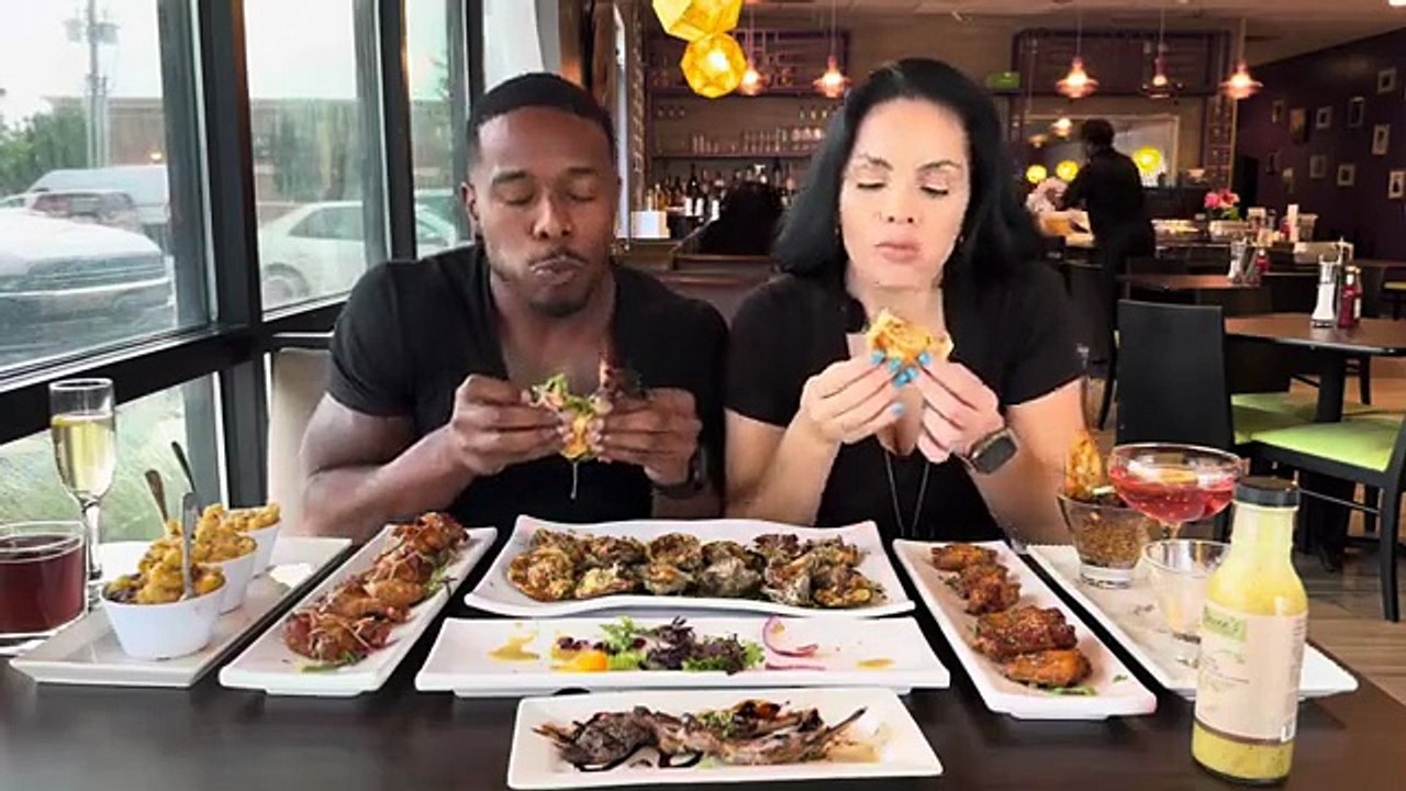 Carro invade restaurante enquanto influenciadores gravavam conteúdo