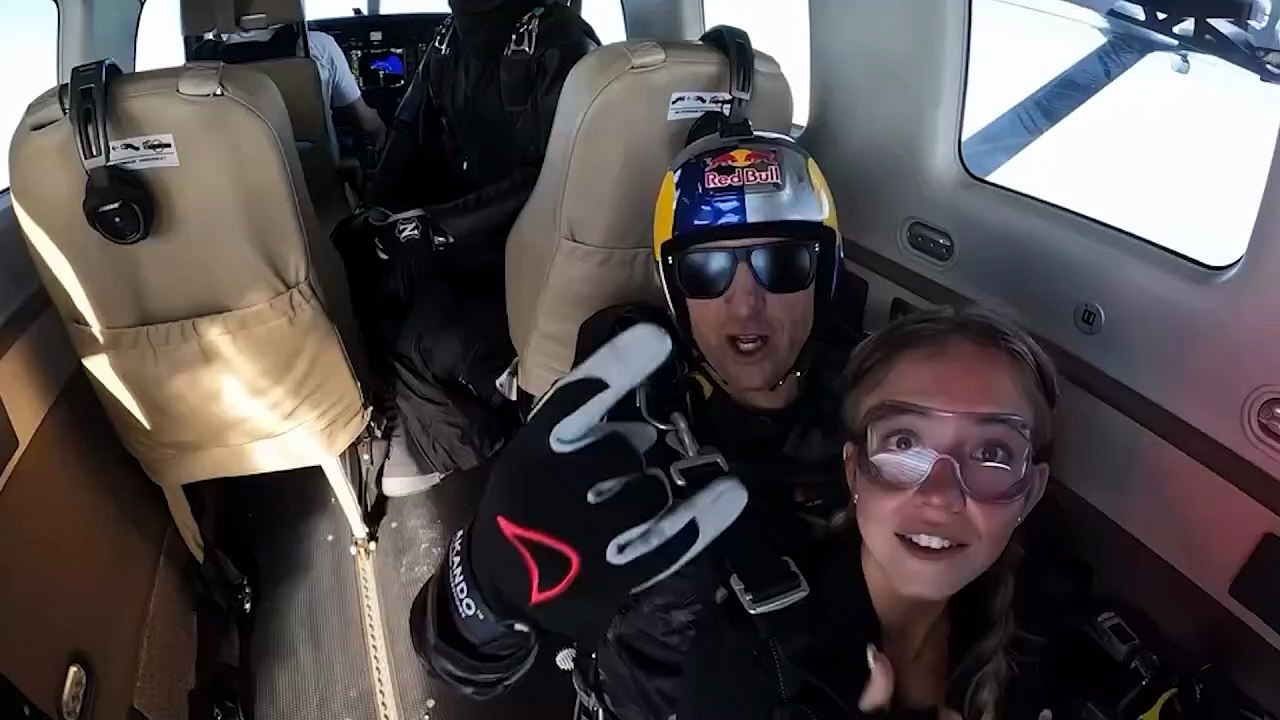 Sydney Sweeney Comparte su Emocionante Aventura en Paracaídas ✨