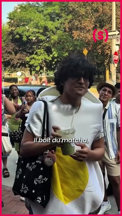 SIMONE - MINUTE SIMONE : le performative male