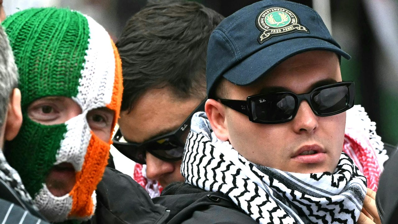 Kneecap-Rapper Liam O'Hanna wegen Terrorvorwürfen vor Gericht