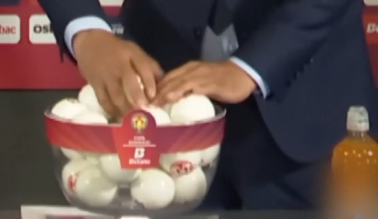 Polémico sorteo de la Copa en Rumanía: ¿la "mano inocente" es realmente inocente?