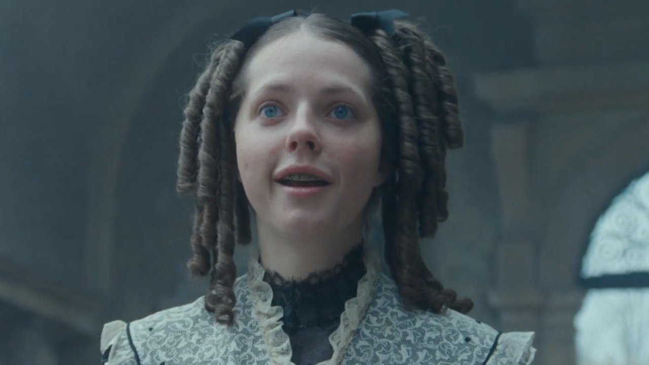 La hermanastra fea Tráiler