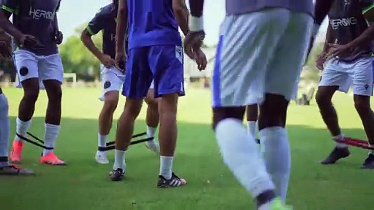 Marcus Coco : « Mes parents ne voulaient pas que je signe en Russie » - Foot - Documentaire