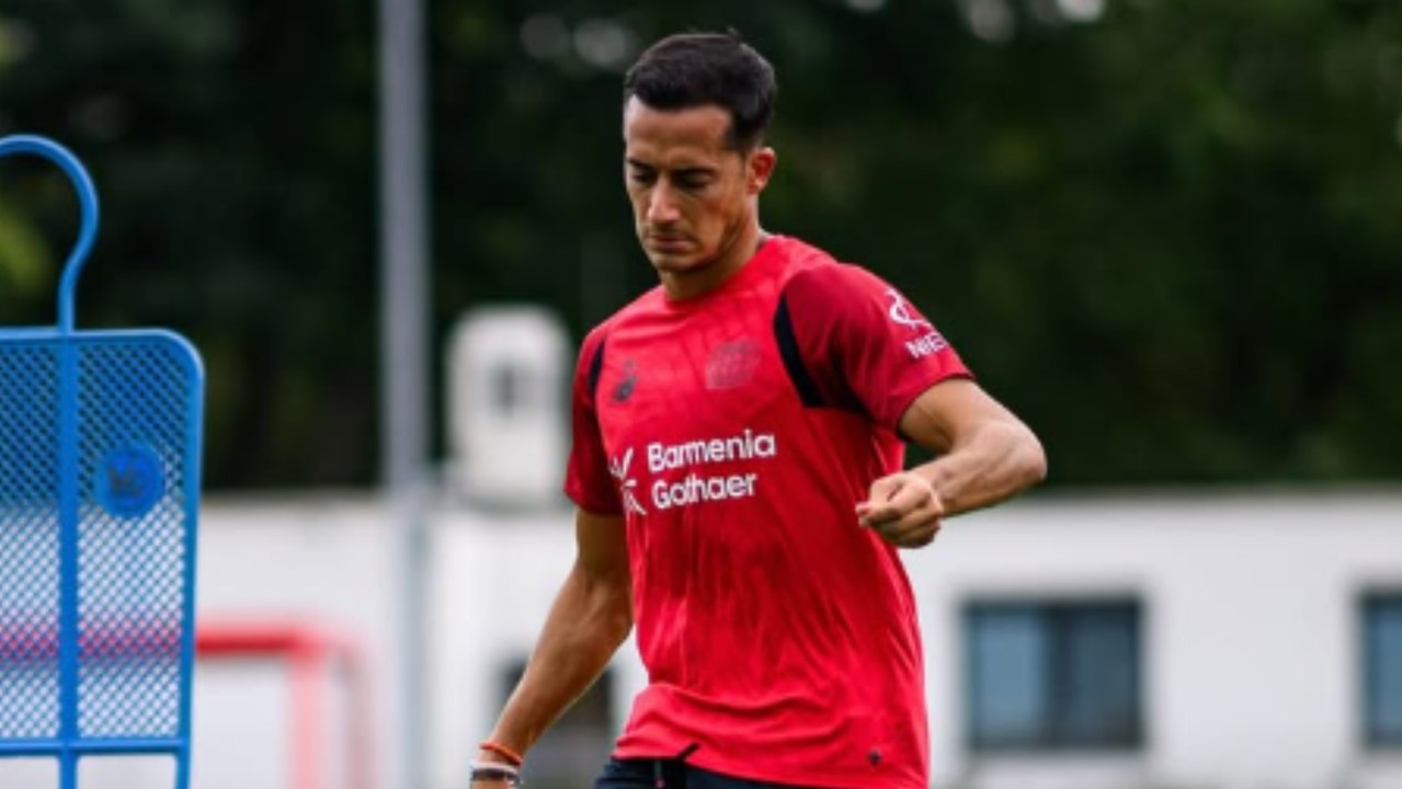 Lucas Vázquez saca los pasos prohibidos