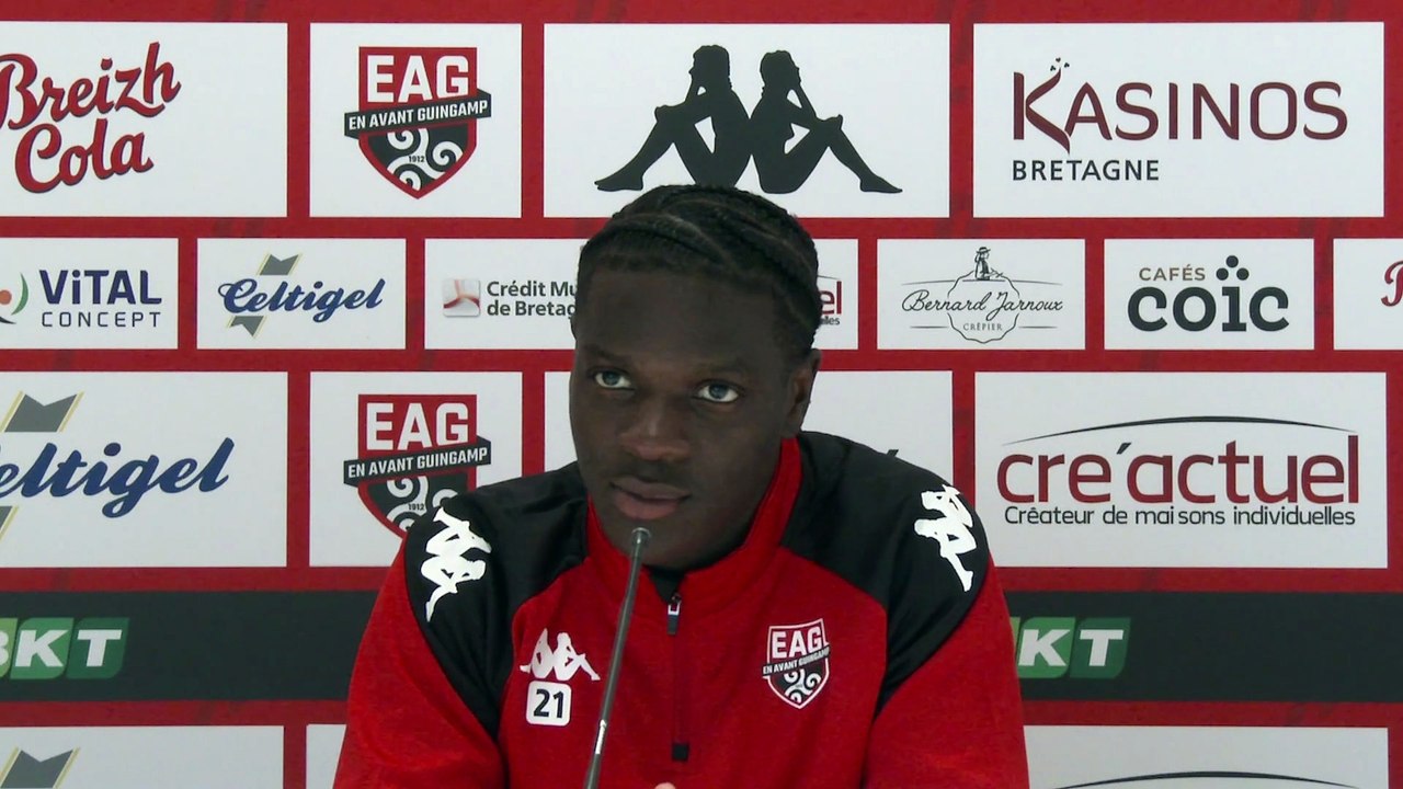 La présentation officielle de Freddy Mbemba