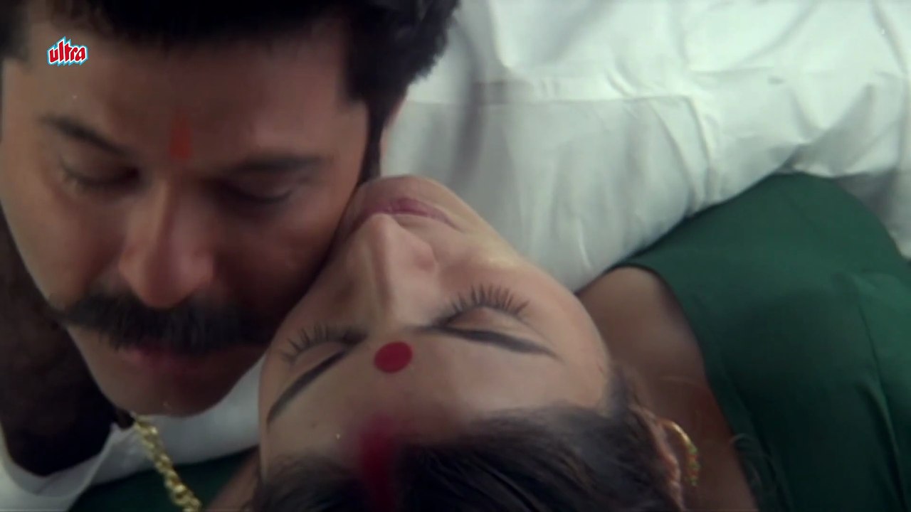 Tabu hot song - Payalay Chunmun Chunmun - Virasat