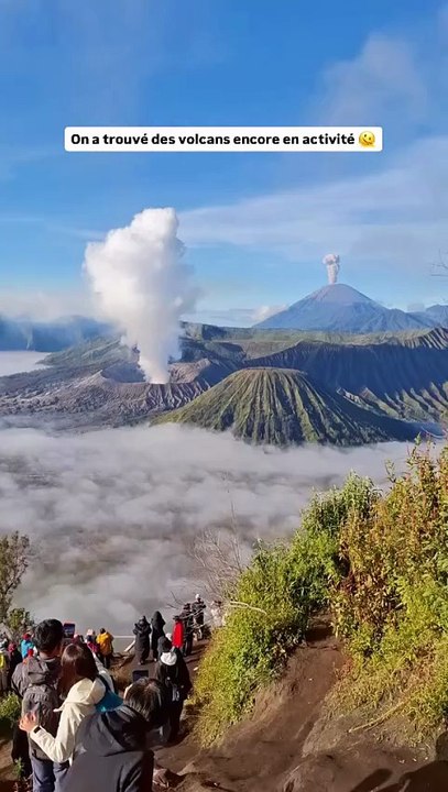 🌋 Au cœur de Java, le mont Bromo se découvre souvent au lever du soleil