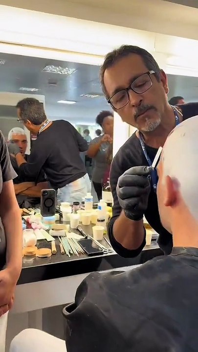 Humberto Carrão raspou a cabeça em Vale Tudo?