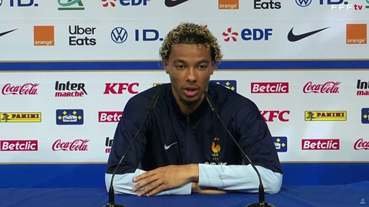 Hugo Ekitiké réagit au départ du PSG de Presnel Kimpembé