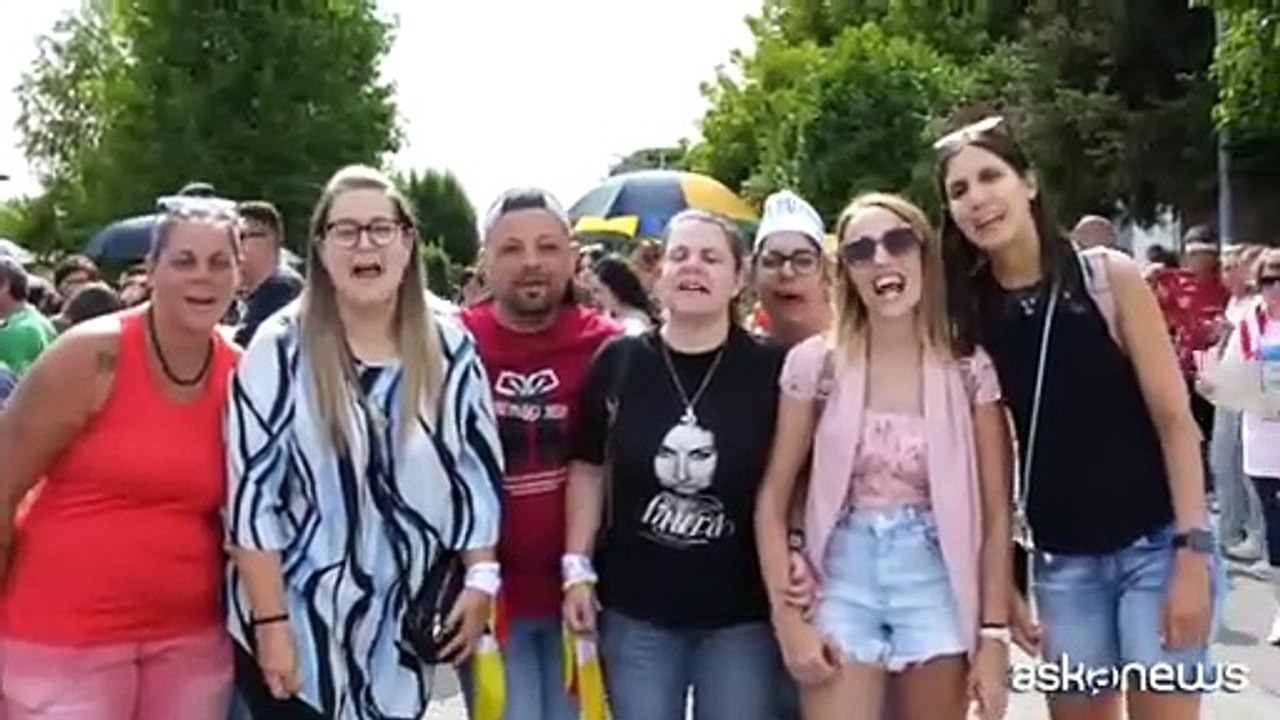 Laura Pausini ha inaugurato il "suo" museo a Solarolo. Prima dell'uscita del nuovo singolo