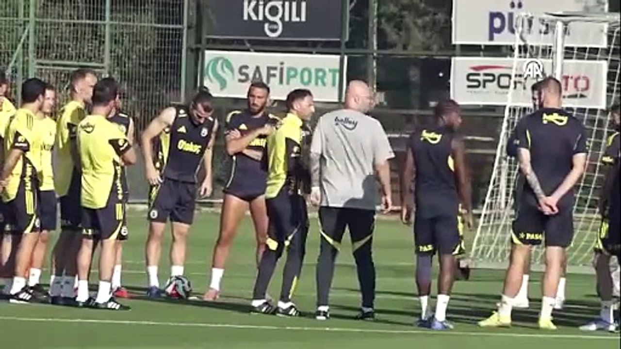 Domenico Tedesco's First Training Session with Fenerbahçe: 'Together We Will Succeed, But Time Is Limited' ⚽