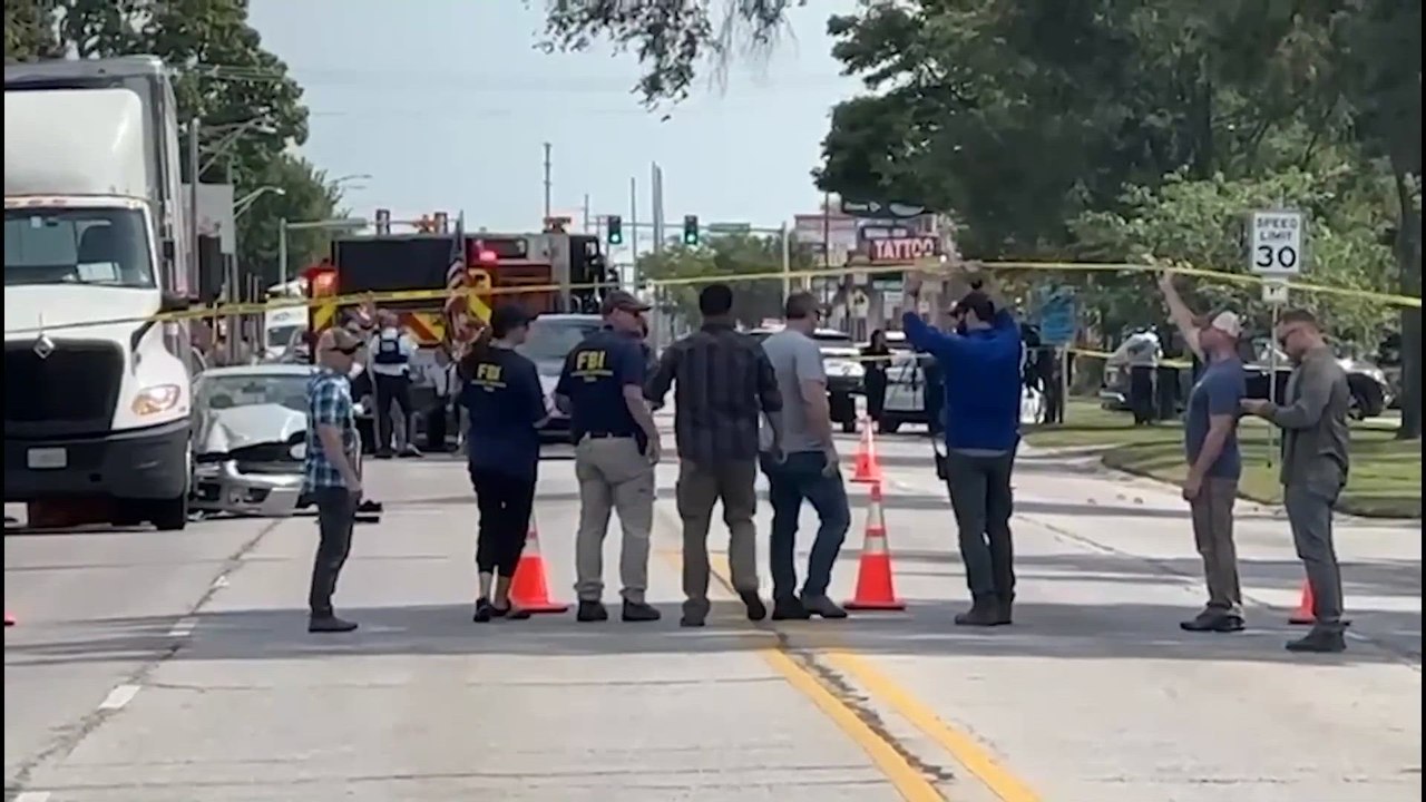 ICE officer kills man in Chicago suburb during arrest attempt