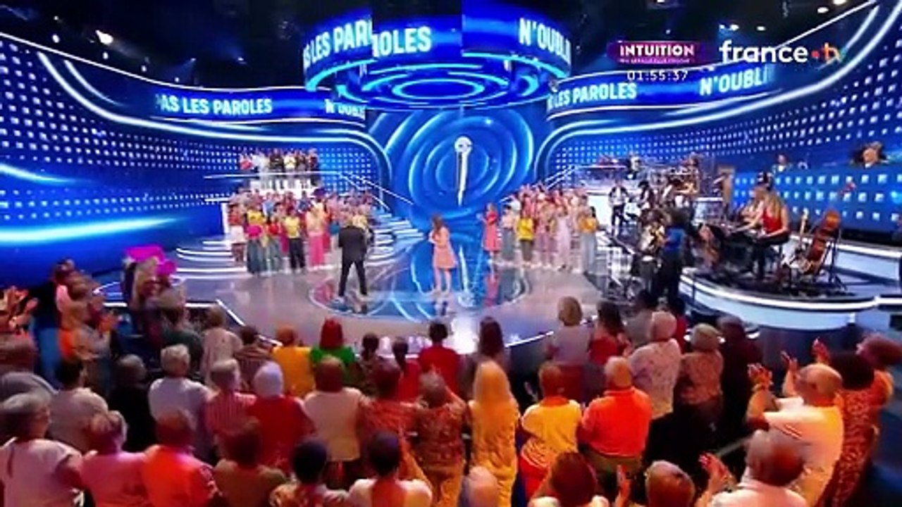 VOICI - "Il passe sous un tunnel ?" : Le nouveau candidat Alexandre perd le fil dès sa chanson d'entrée dans N'oubliez pas les paroles