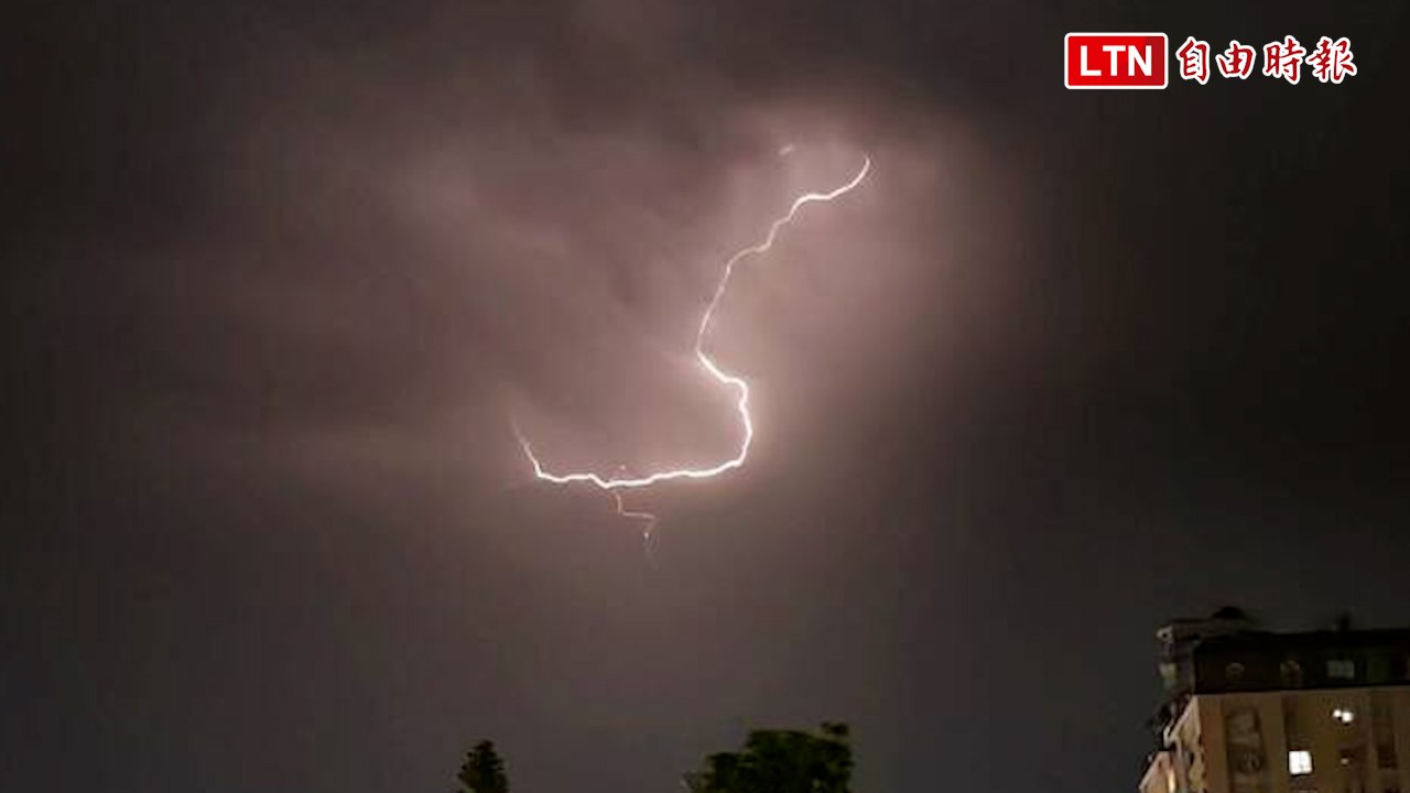 台南夜空狂閃電，廖大乙：天有異象