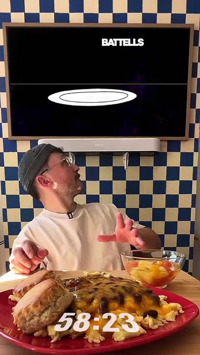 L’ultime omelette de Regular Show, le défi de tout manger en moins d’une heure (le challenge) #defi #regularshow #omelette #dessinanime #foodchallenge