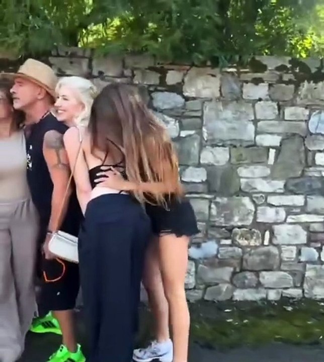 Evangelina Anderson le corrió la cara a Eros Ramazzotti