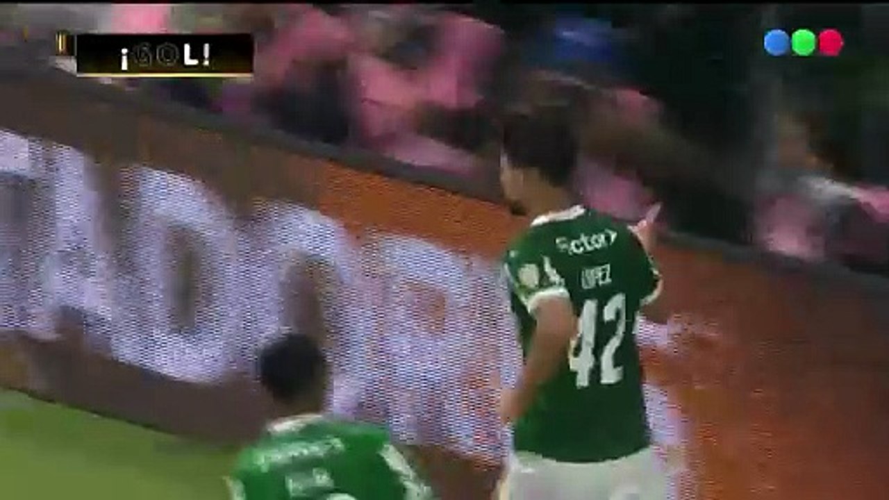 El doblete del Flaco López para el 3-1 definitvo