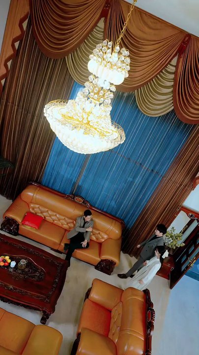 Everyone changed after entering her father's study… Until she saw it herself