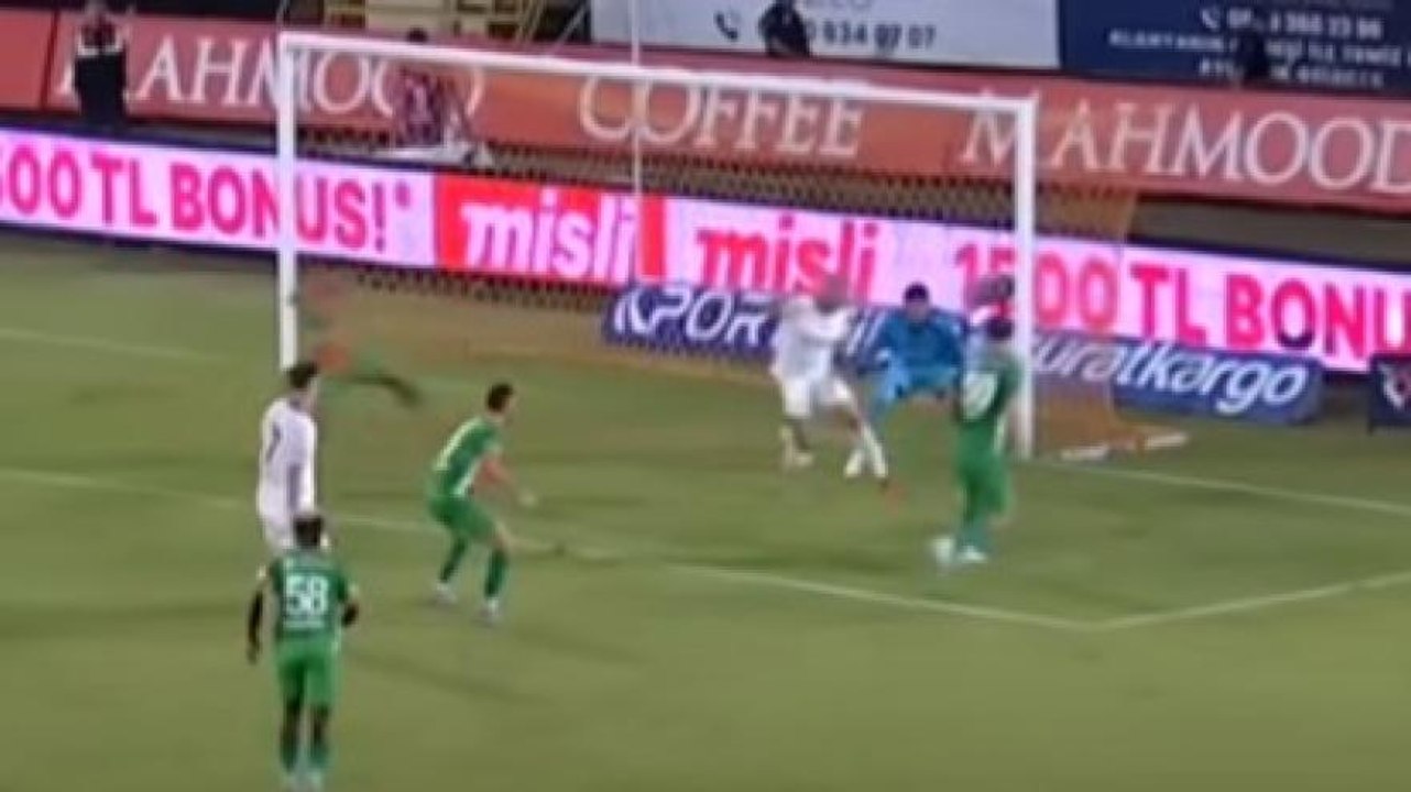 Icardi, che magia! Il gol vittoria con il Galatasaray è bellissimo