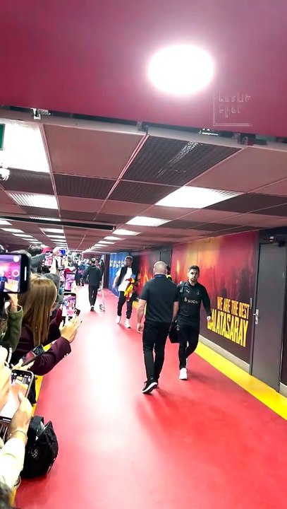 Hugo Ekitike, Galatasaray formasıyla stattan çıktı