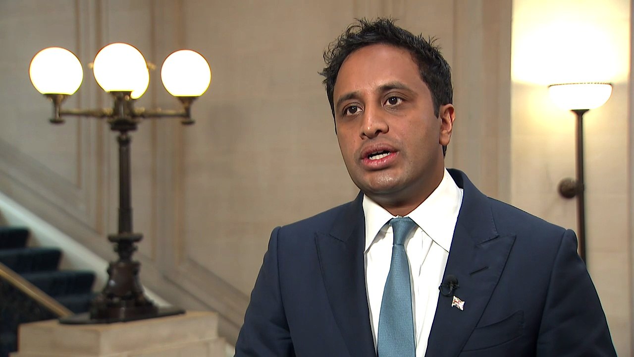 Farage security cut 75% by authorities, claims Reform chair