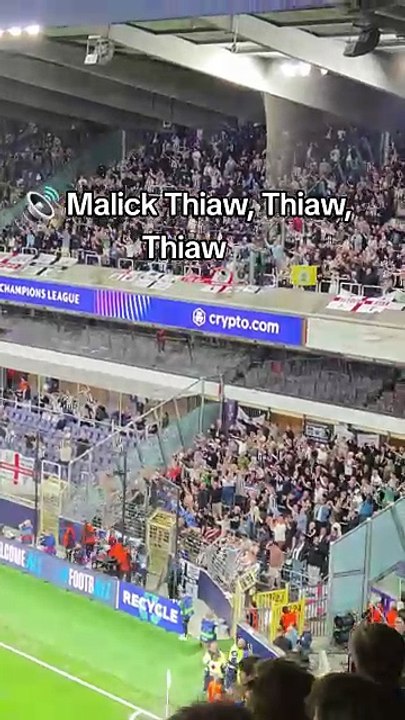 Malick Thiaw serenaded by NUFC fans 🔊