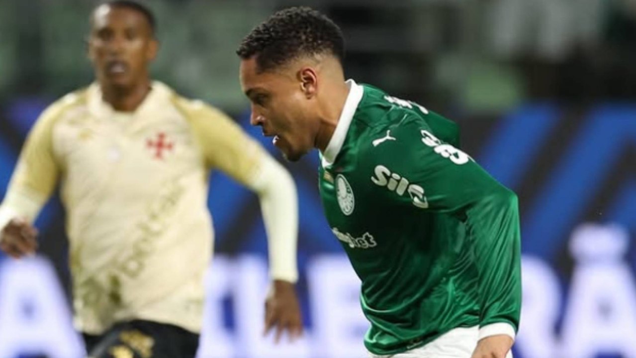 Golazo de Vitor Roque: baila a la defensa del Vasco da Gama