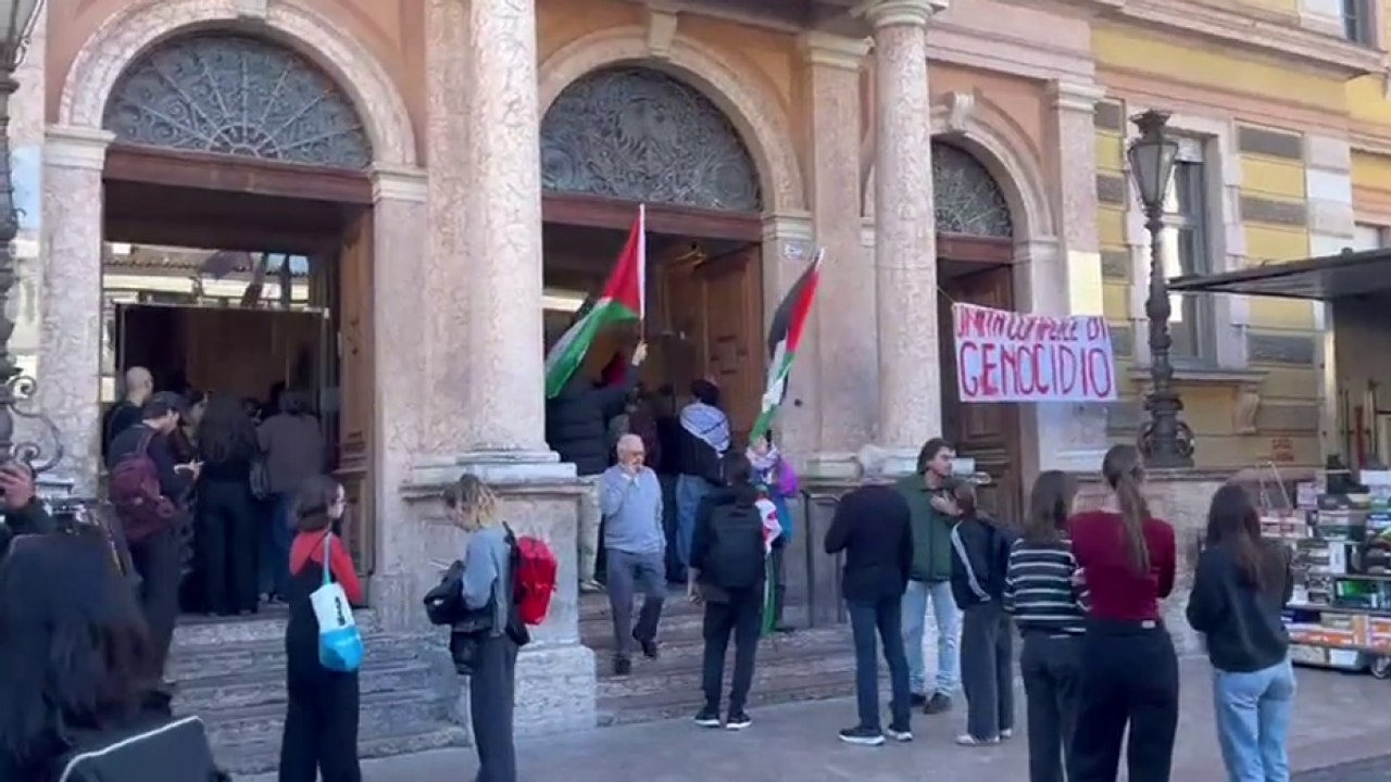 Trento, studenti pro Pal interrompono le lezioni a Sociologia: «Scioperiamo contro il genocidio a Gaza»
