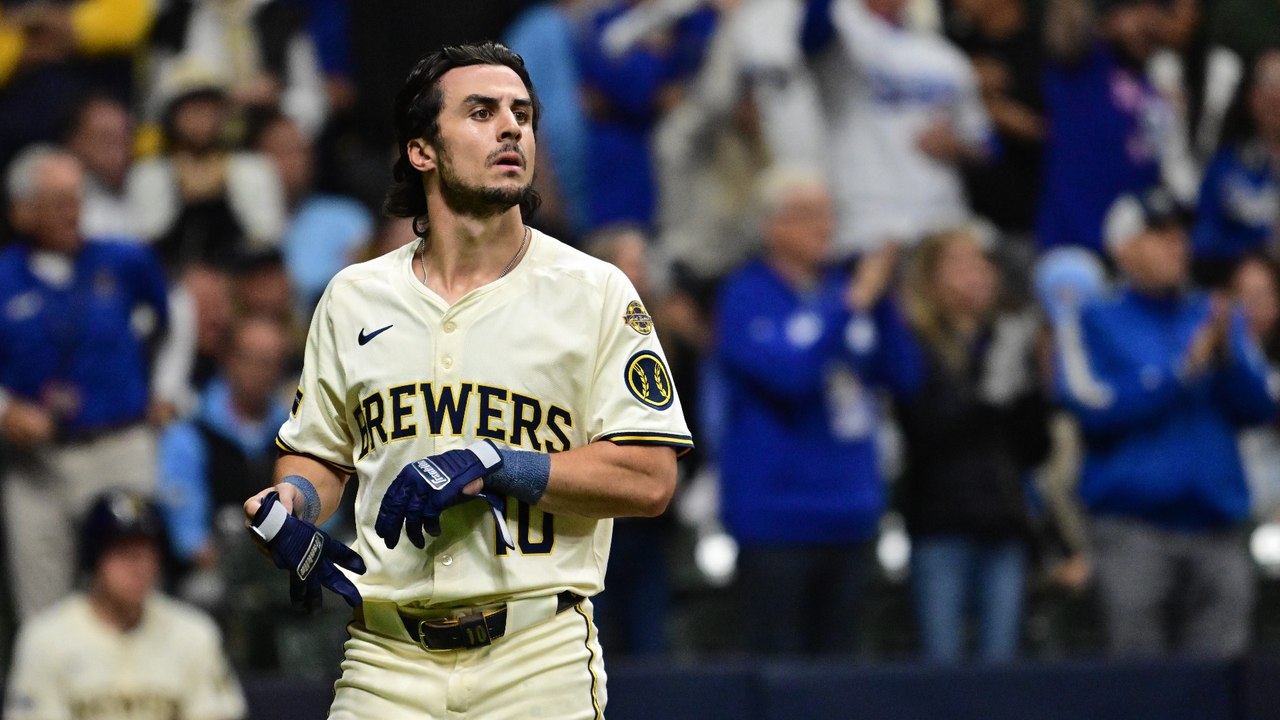 Crazy Play in Dodgers vs. Brewers Game Leads to Confusion