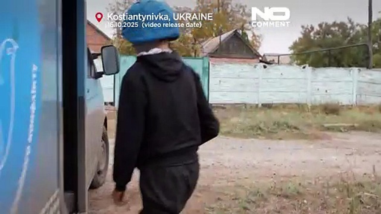 Volunteers evacuate civilians from war-torn Kostiantynivka